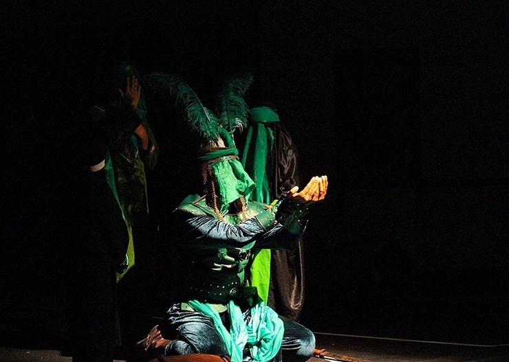 نمایش آیینی رویای صادقه روی صحنه فرهنگسرای غدیر|تلفیقی از نمایش و تعزیه