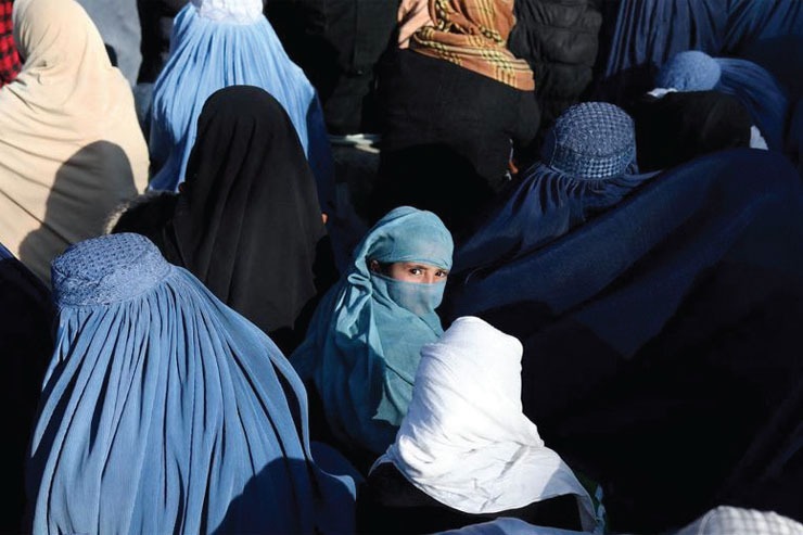 چرا ایران مقصدی مطمئن برای زنان افغانستان است؟