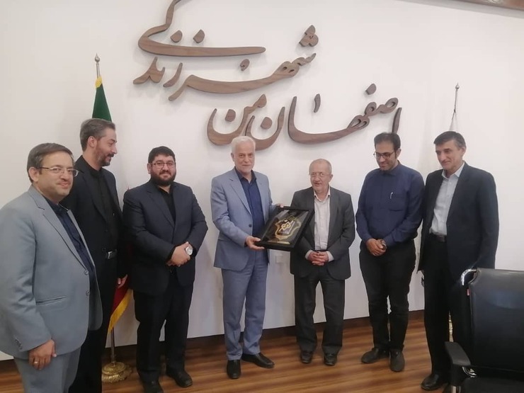 همکاری های گردشگری بین مشهد و اصفهان توسعه پیدا می کند
