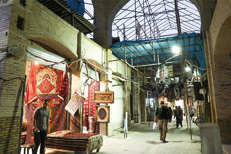 بازار تاریخی فرش مشهد دی ماه به بهره برداری مجدد خواهد رسید
