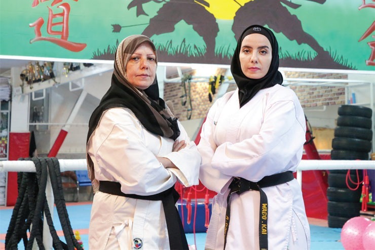 گفتگو با مادر و دختر قهرمان کاراته‌کا مشهدی | زندگی به سبک وادوکای