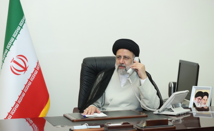 تماس رئیس‌جمهور با خانواده شهید امیراحمدی| رئیسی: امنیت و اقتدار ایران مرهون ایستادگی ملت است