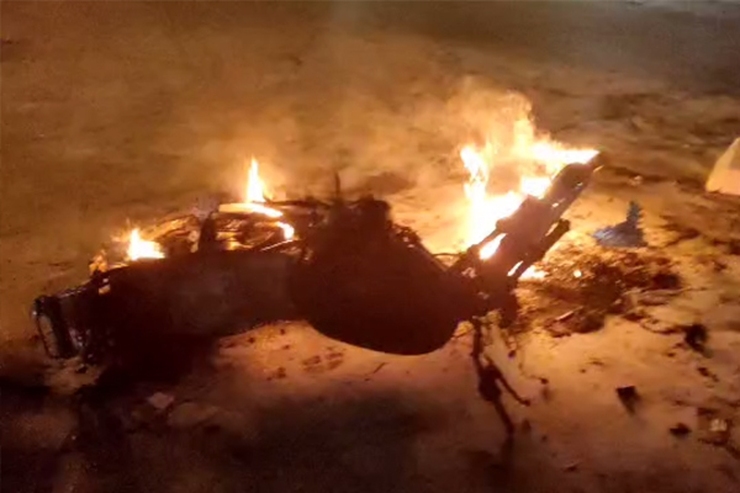 آتش زدن یک مسجد توسط آشوبگران در مشهد