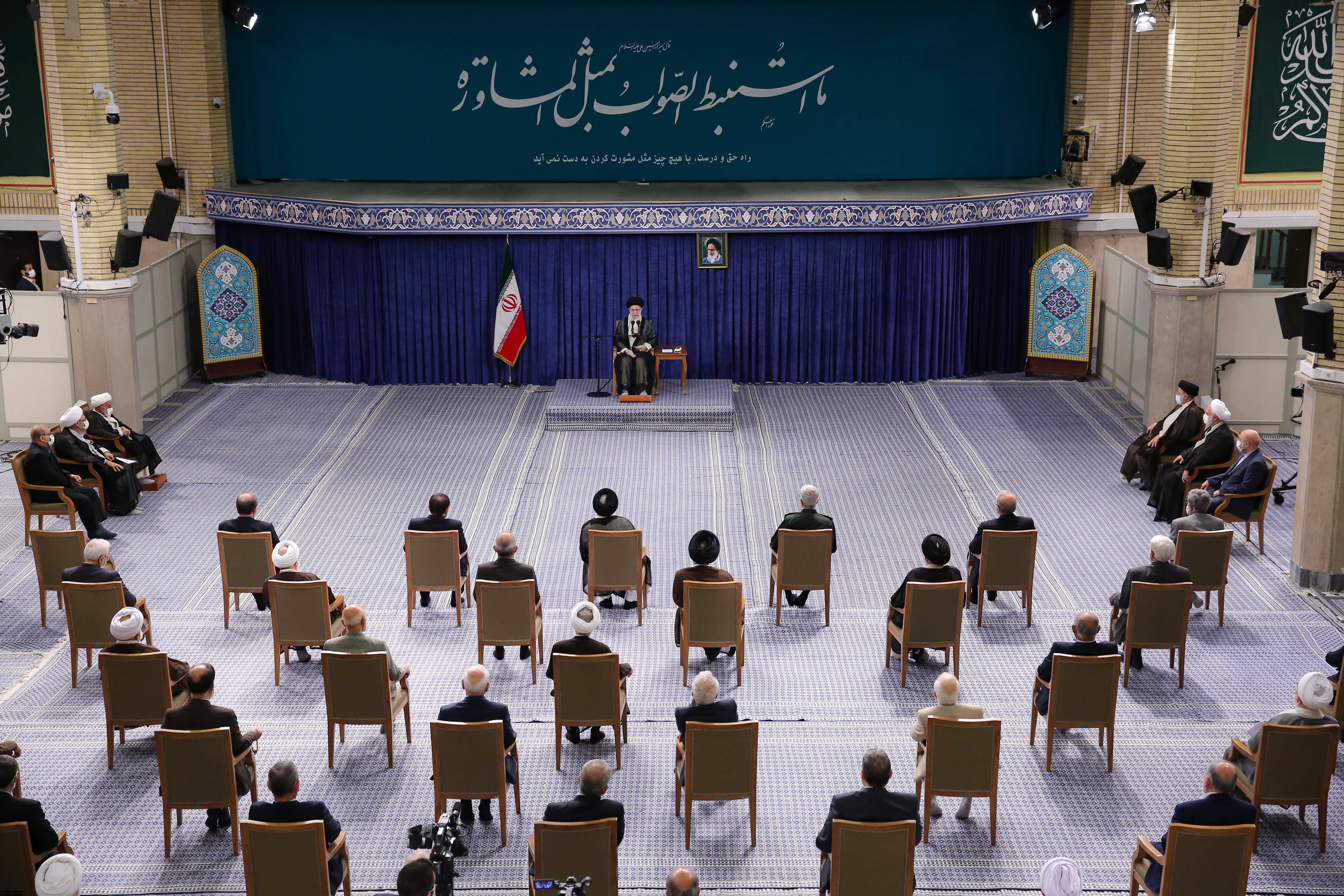 رهبر انقلاب: مجمع تشخیص مصلحت جایگاه رفیعی در نظام دارد