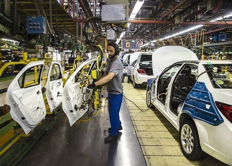 نماینده مجلس: افزایش قیمت کارخانه‌ای خودروها، نارضایتی‌ها را افزایش می‌دهد| تولیدکننده انگیزه‌ای برای ارتقا کیفیت ندارد