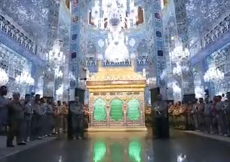 ویدئو | لحظه بازشدن مرقد مطهر حضرت زینب(س) پس از نصب ضریح جدید