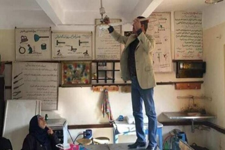 یک کشور استفاده از پنکه سقفی در مدارس را ممنوع کرد