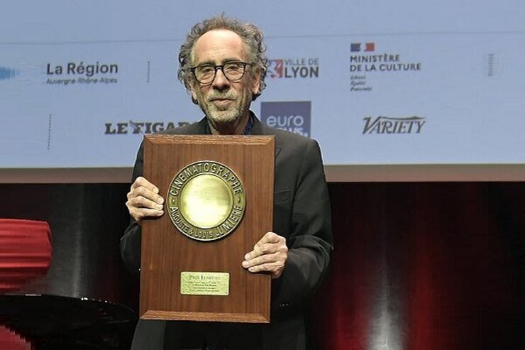 جایزه جشنواره لومیر در دستان «تیم برتون»