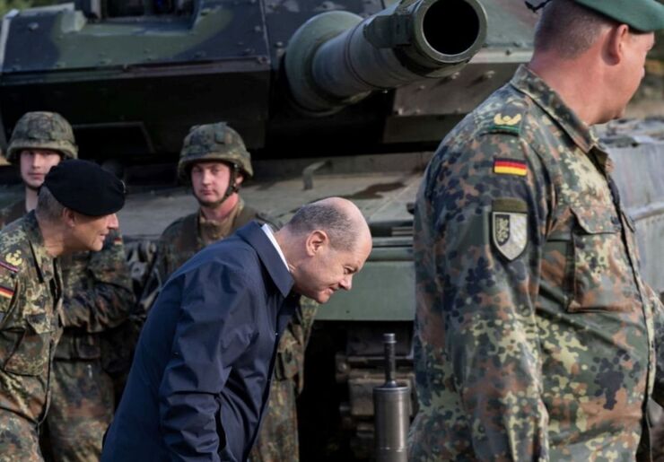 شولتز: ۳۰ درصد آلمانی‌ها مخالف تجهیز تسلیحاتی اوکراین هستند