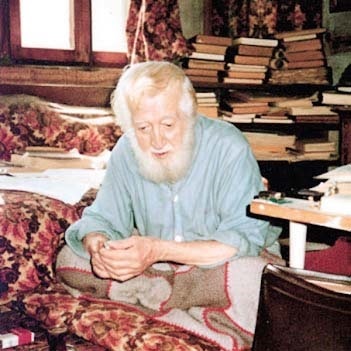 مولوی پژوهانی که عمر خود را در راه شناخت آثار این شاعر بزرگ صرف کرده‌اند