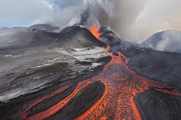 ویدئو| سرعت واقعی جریان گدازه در طول فوران آتشفشان Kilauea در هاواییه
