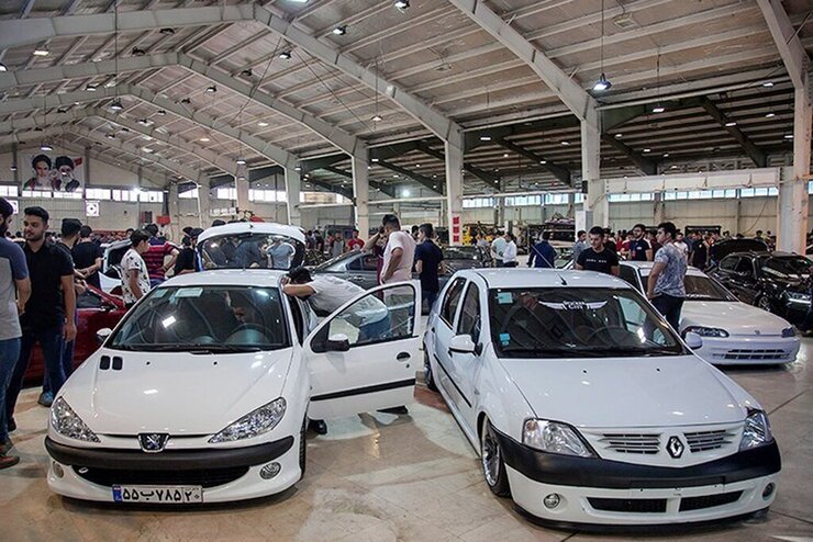 قیمت خودرو در بازار امروز دوشنبه (۱۶ آبان‌ماه ۱۴۰۱)|رانا از ۳۵۰ میلیون تومان گذر کرد + جدول