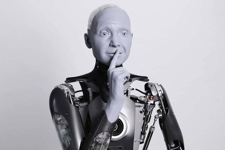 پیشرفته‌ترین ربات انسان‌نمای جهان تا یک سال دیگر روی پاهایش راه می‌رود + ویدئو