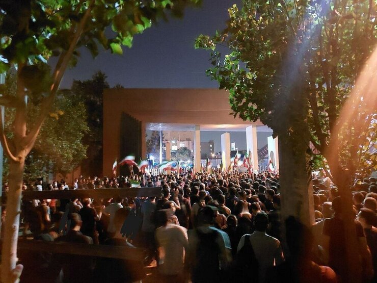 رئیس سابق دانشگاه فردوسی مشهد: دانشگاه، مرکز بحث است نه خشونت