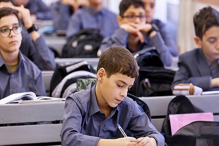وزیر آموزش و پرورش: تحصیل دانش‌آموزان ایرانی در مدارس سفارتخانه‌ها غیرقانونی است