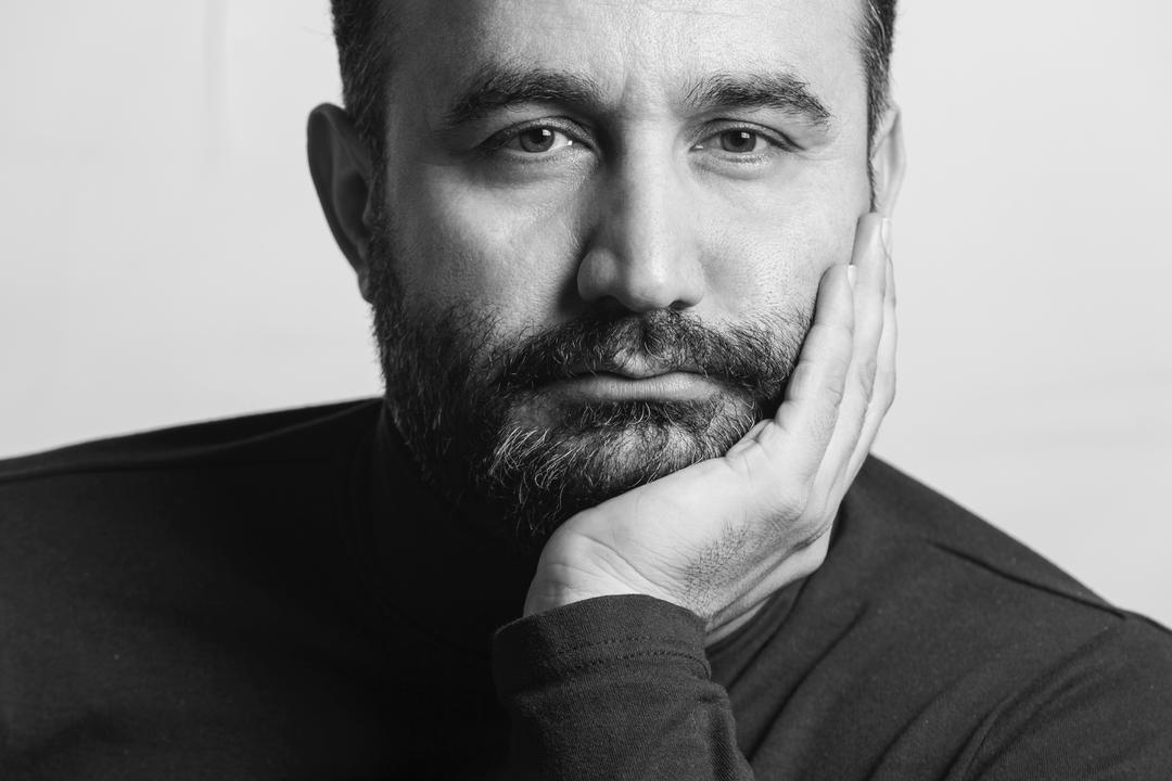 درباره نوید و جمشید محمودی تهیه کننده و کارگردان افغانستانی سریال پوست شیر درباره نوید و جمشید محمودی تهیه کننده و کارگردان افغانستانی سریال پوست شیر