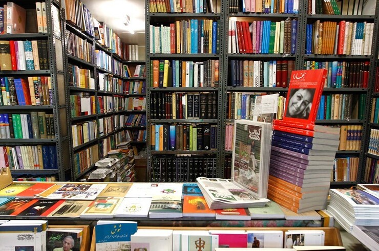 بررسی وضعیت کتاب فروشی‌های مشهد | هر چه از مرکز شهر دورتر، کتاب فروشی کمتر