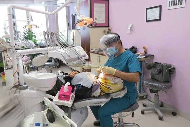 هزینه‌های دندان‌پزشکی گران نیست؛ مردم به دلیل کمی درآمد، قدرت خرید خدمات را ندارند
