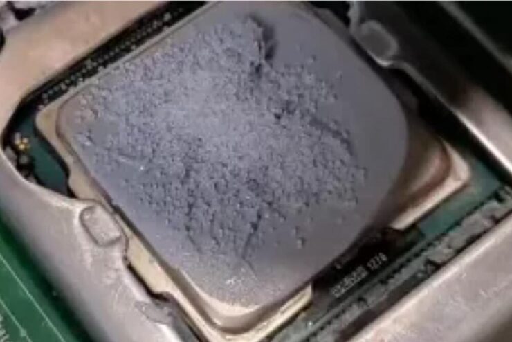 آیا اضافه کردن نمک به خمیر سیلیکونی به خنک‌شدن ‌پردازنده کمک می‌کند؟