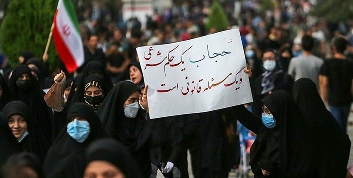تحصن جمعی از بانوان در حرم حضرت عبدالعظیم در اعتراض به وضعیت حجاب+تصاویر
