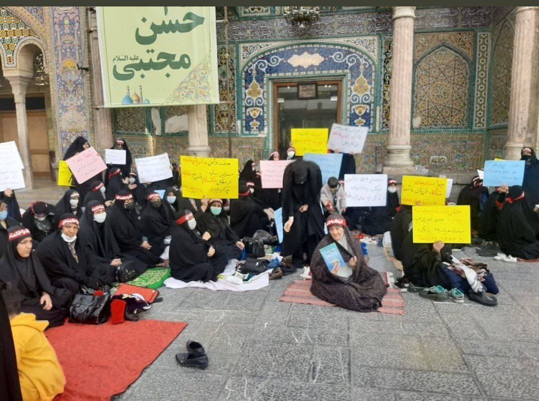 تحصن جمعی از بانوان در حرم حضرت عبدالعظیم در اعتراض به وضعیت حجاب+تصاویر