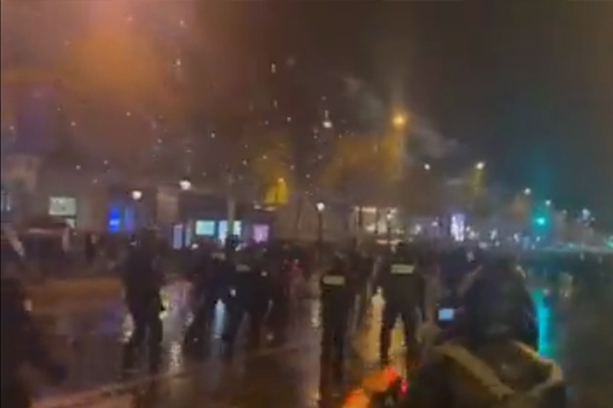 ویدئو | فرانسه باخت، پاریس آشوب شد