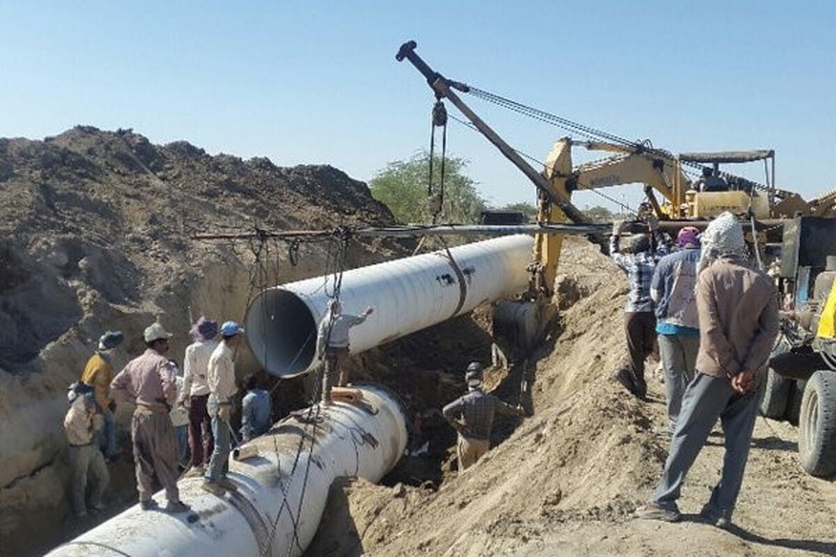 استاندار خراسان رضوی: انتقال آب از دریای عمان به شرق کشور موجب تثبیت جمعیت و امنیت می‎شود