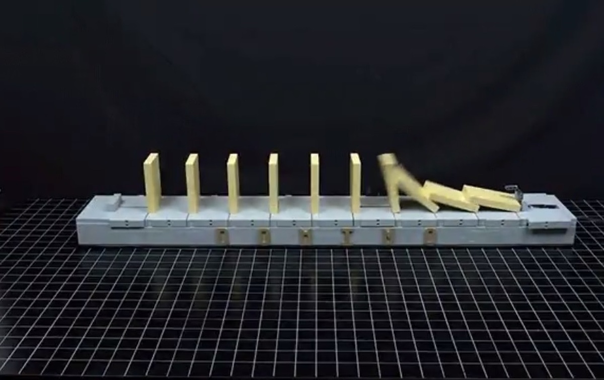 ویدئو | دقت مسحورکننده یک ماشین چیدمان و سرنگون‌کردن قطعات دومینو