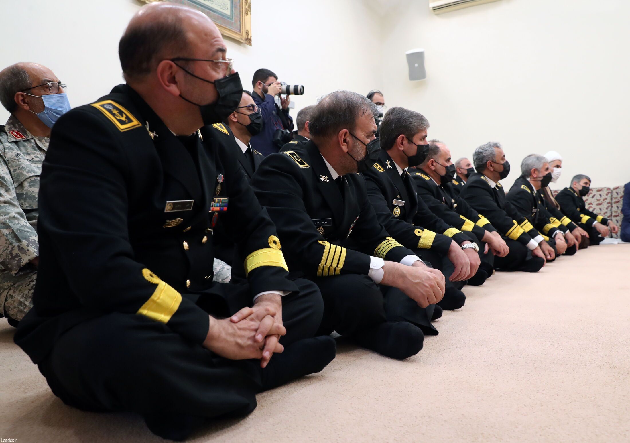 رهبر انقلاب در دیدار جمعی از فرماندهان نیروی دریایی ارتش: استفاده از ظرفیت‌های دریا به فرهنگ عمومی در کشور تبدیل شود
