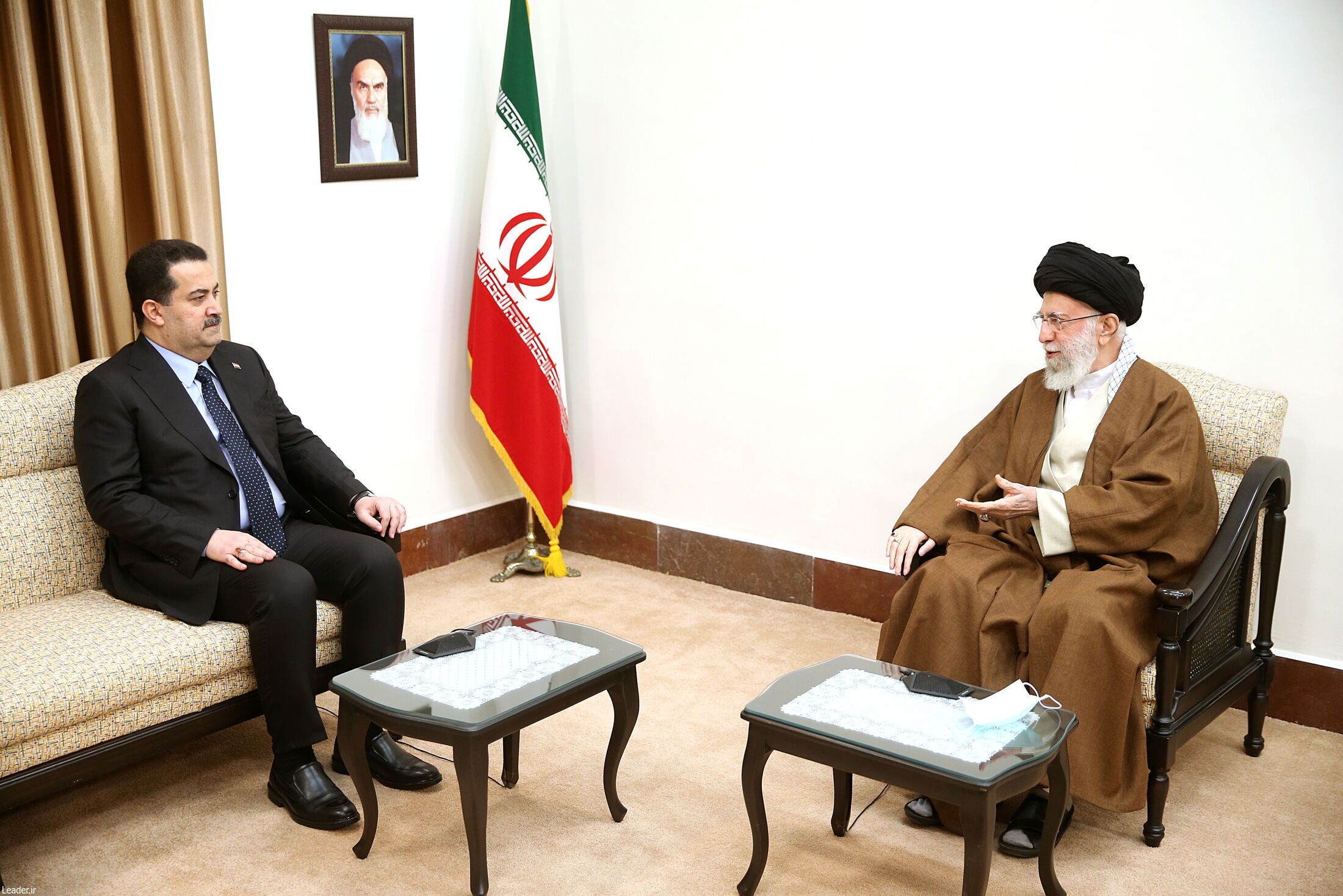 نخست‌وزیر عراق با رهبر انقلاب دیدار کرد+ عکس