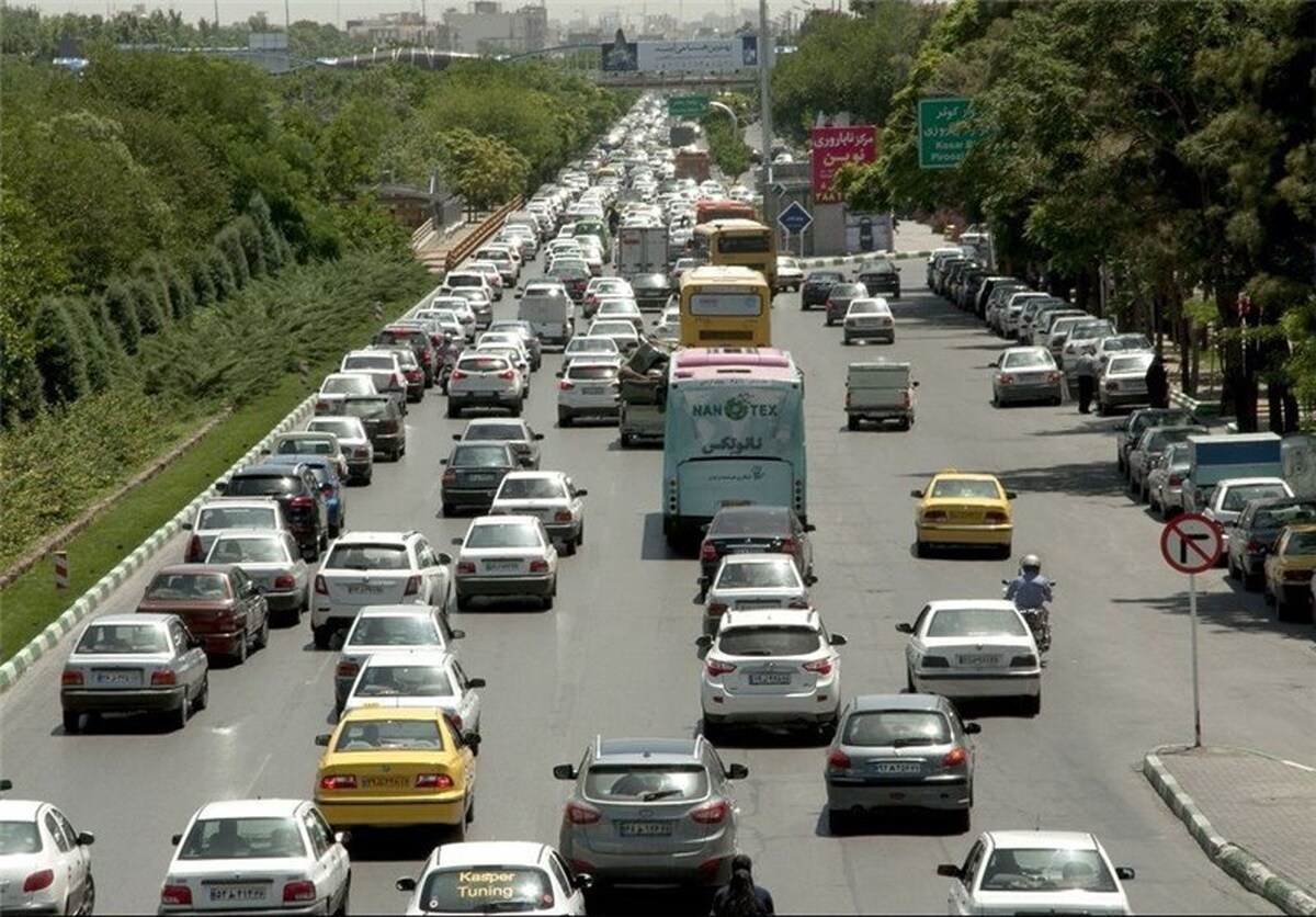 عضو کمیسیون اقتصادی، سرمایه‌گذاری و مشارکت‌های شورای اسلامی شهر مشهد گفت: عملکرد معاونت اقتصادی در حوزه‌های مختلف ارزنده بوده و با تکیه به ظرفیت‌هایی، چون مولدسازی دارایی‌ها، بند ع تبصره ۵ قانون بودجه، توافق با مالکان اراضی بزرگ‌مقیاس و ... ظرفیت‌ها و منابع مالی جدیدی برای شهر باید ایجاد کنیم.