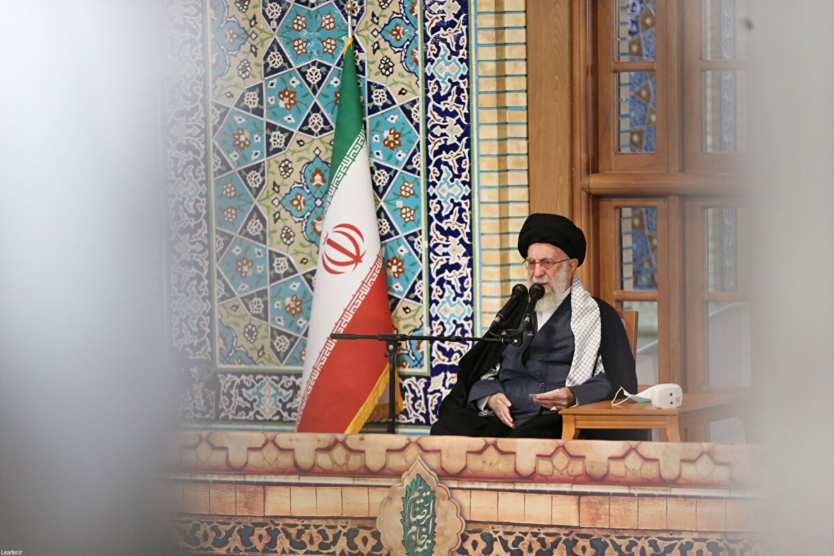 حضور و سخنرانی رهبر انقلاب در اجتماع زائران و مجاوران حرم مطهر رضوی- ۳