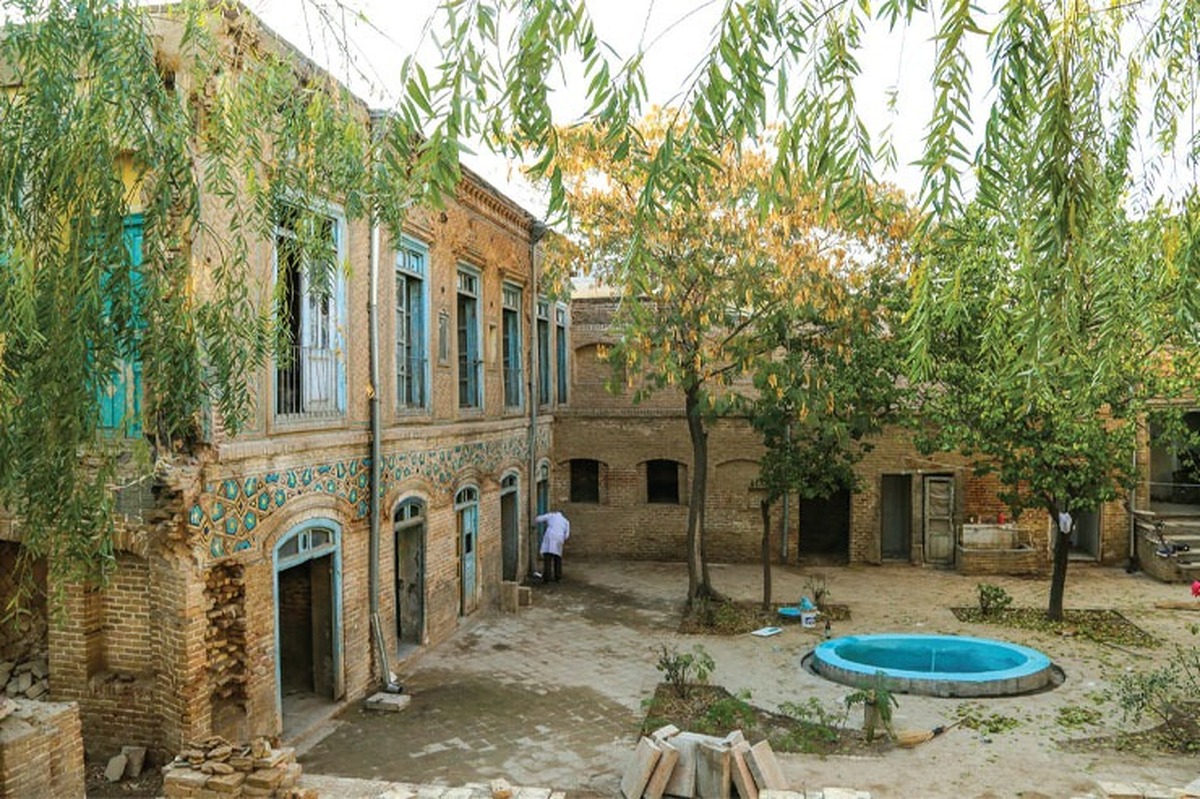 گذری بر ماجرا‌های کوچه‌ای قدیمی در محله عیدگاه  | قدم زدن بهار در گذرِ محمدیه