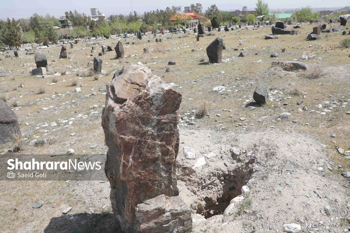 ویدئو | درباره سرقت سنگ قبرهای ثبت ملی شده در روستای ویرانی | مرگ تاریخ در یک گورستان