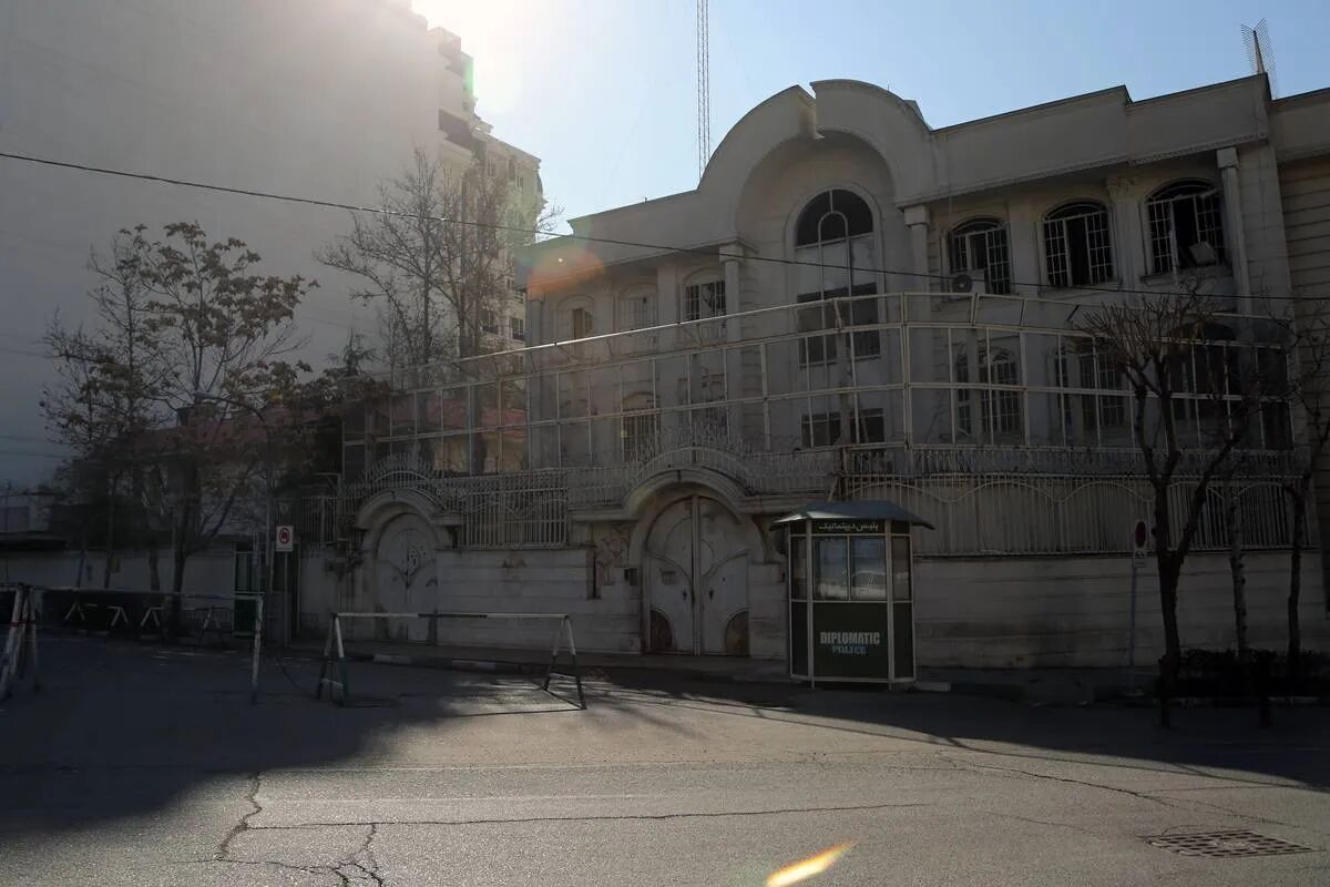 بازگشایی درب‌های سفارت ایران در ریاض بعد از هفت‌ سال