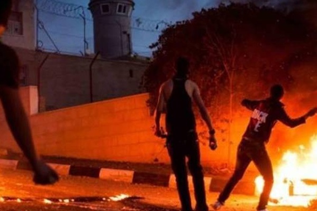 آتش خشم جوانان فلسطینی، برج نظامی رژیم صهیونیستی را به آتش کشید