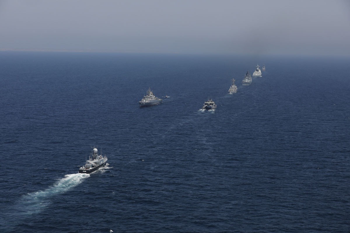 ویدئو| رژه دریایی ارتش در آب‌های خلیج‌فارس و تنگه هرمز
