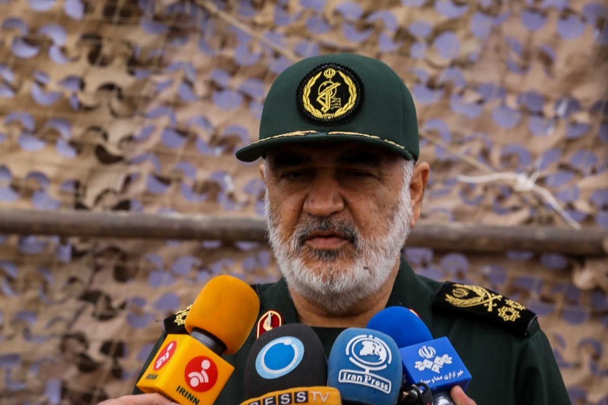 سرلشکر سلامی: ملت‌های مسلمان را در صحنه‌های سخت تنها نمی‌گذاریم| ایران لنگرگاه ثبات و امنیت منطقه است