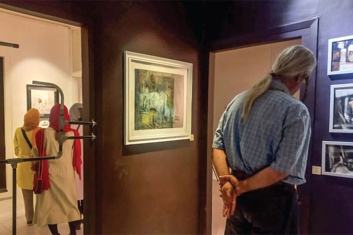 گزارشی از نمایشگاه گروهی نقاشی «سیاتیک» در گالری «بن بست» | درد‌ها و رنج‌ها در بوم نقاشی