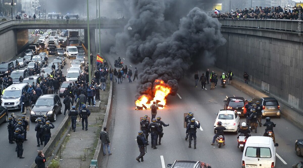 خشم پلیس فرانسه در برابر معترضان + فیلم