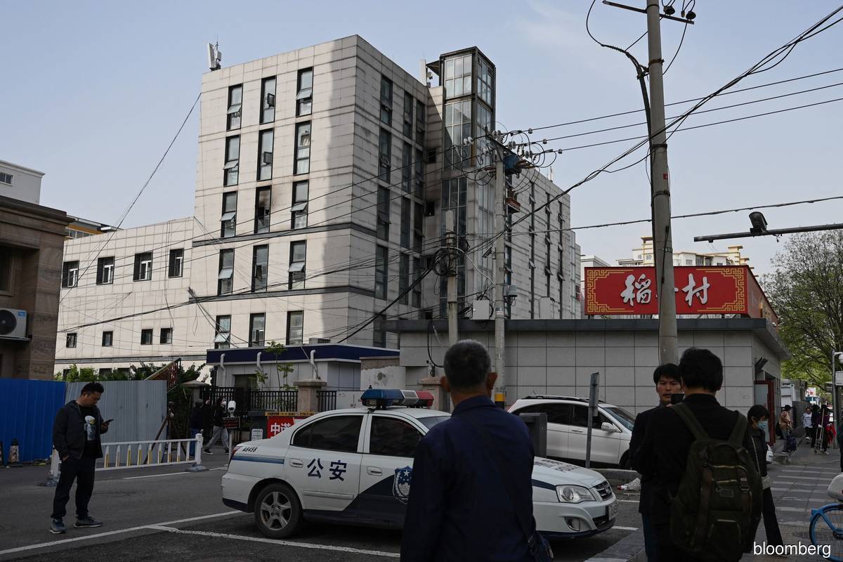 ویدئو| حادثه آتش‌سوزی در بیمارستانی در پکن
