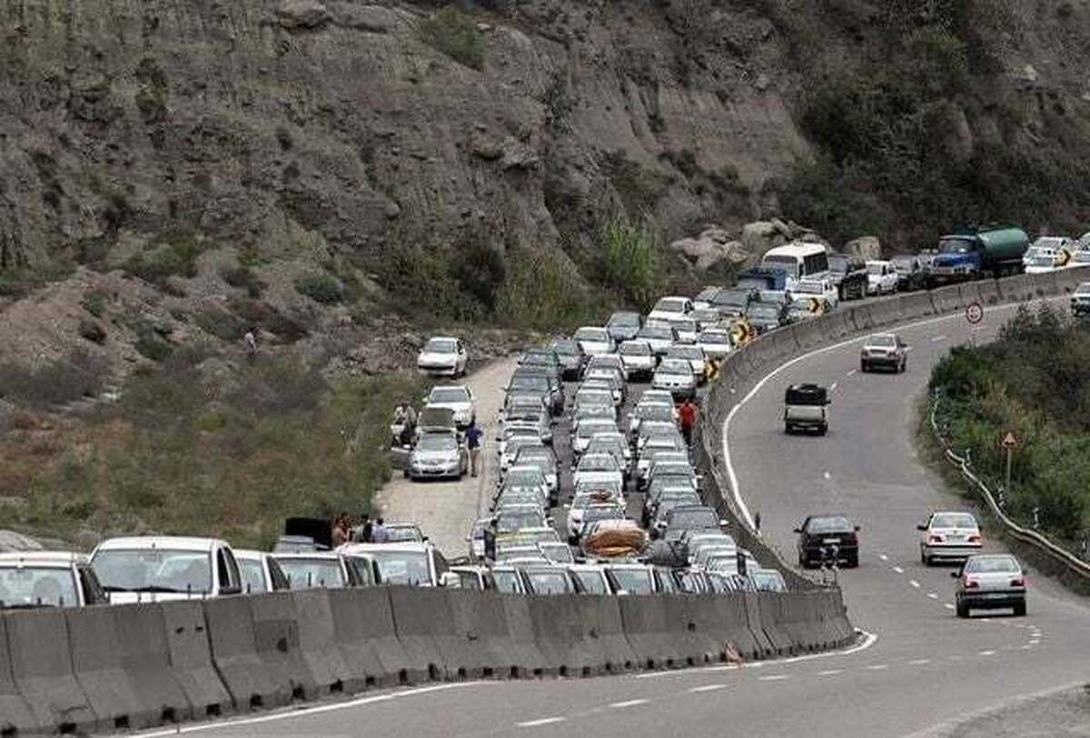 آخرین وضعیت راه‌ها | ترافیک سنگین در محور کرج-چالوس (۶ فروردین ماه ۱۴۰۲)