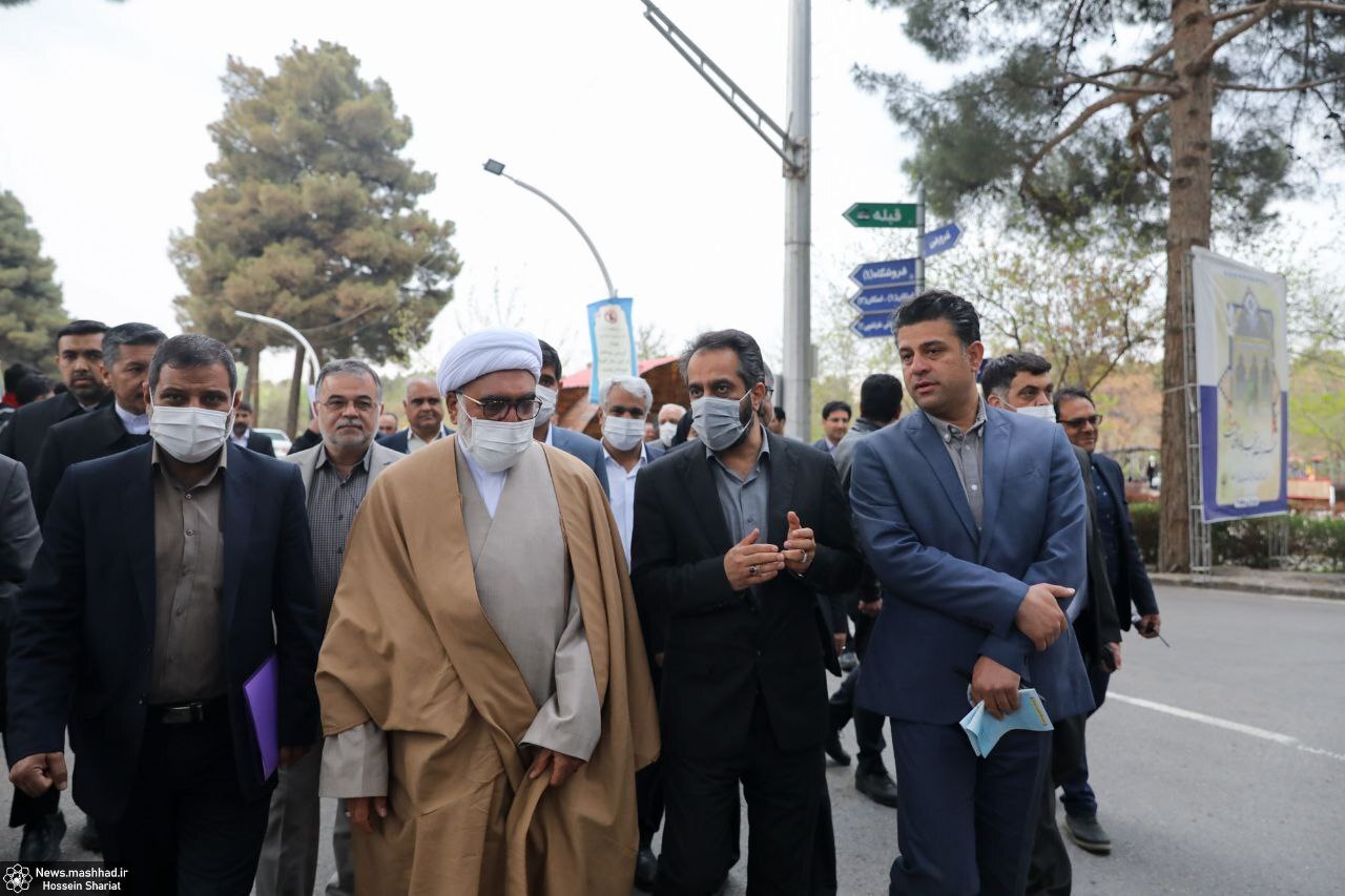 بازدید تولیت آستان قدس رضوی، فرماندار و سرپرست شهرداری مشهد از روند خدمت‌رسانی به زائران نوروزی