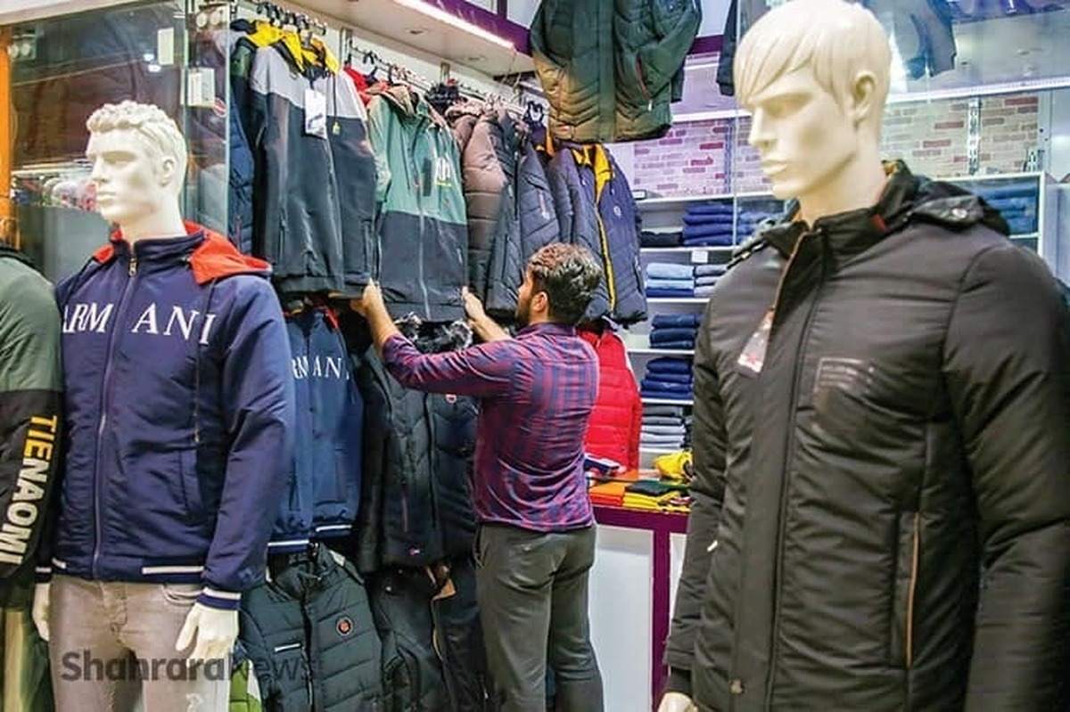 رکود بی سابقه در بازار پوشاک مشهد | فروشندگان برای نجات از رکود به حراج و فروش فوق العاده روی می‌آوردند