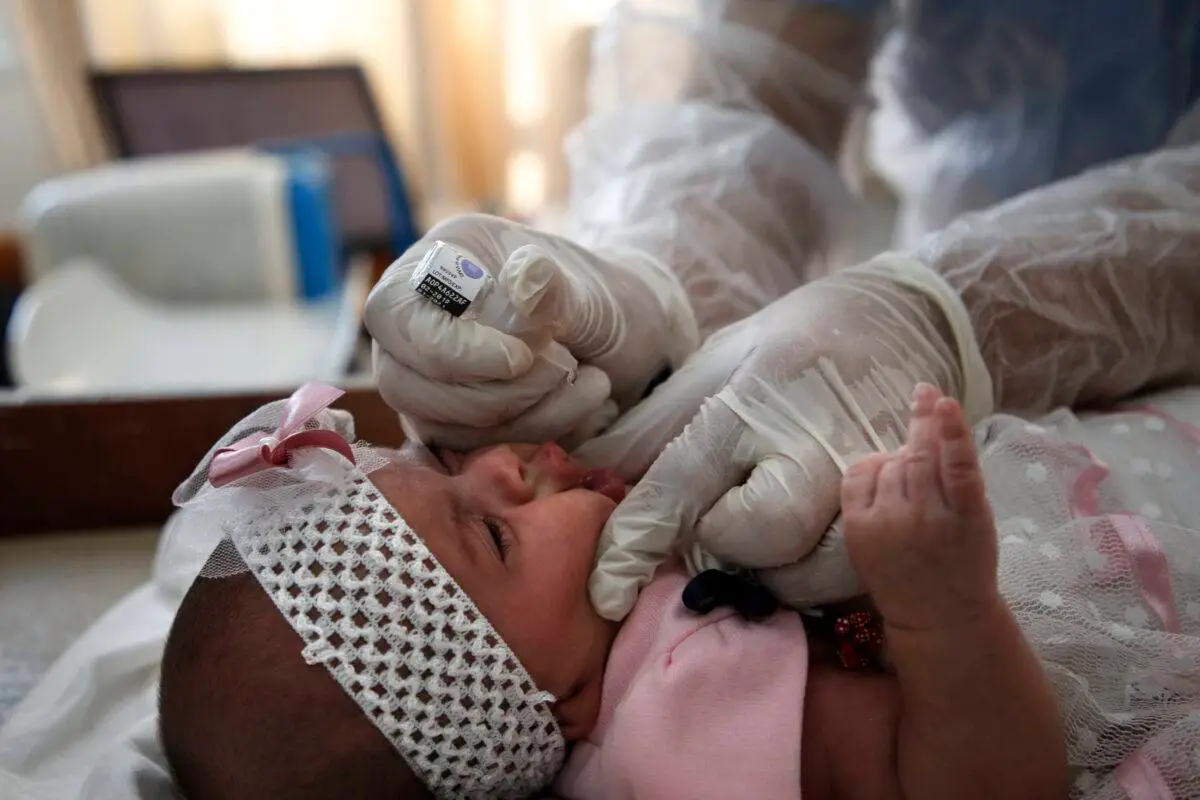 ورود یک محمولهٔ واکسن به غزه | پس از چند ماه، کودکان فلسطینی دوباره واکسینه می‌شوند