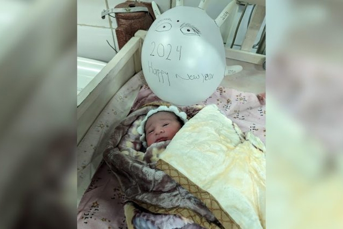 زبیر، نخستین نوزاد متولد شده در سال ۲۰۲۴ در افغانستان