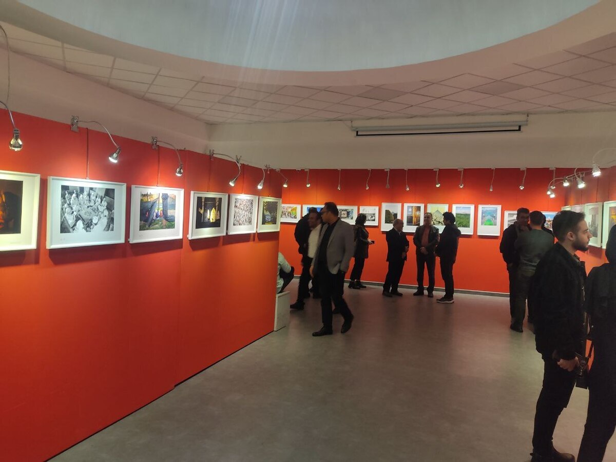 نمایشگاه آثار دومین جشنواره بین‌المللی عکس «مزارات» در مشهد افتتاح شد+ویدئو