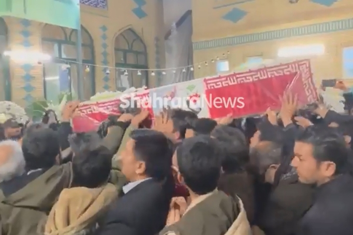 ویدئو | مراسم وداع با پیکر پاک و مطهر شهیده فاطمه دهقان در مشهد