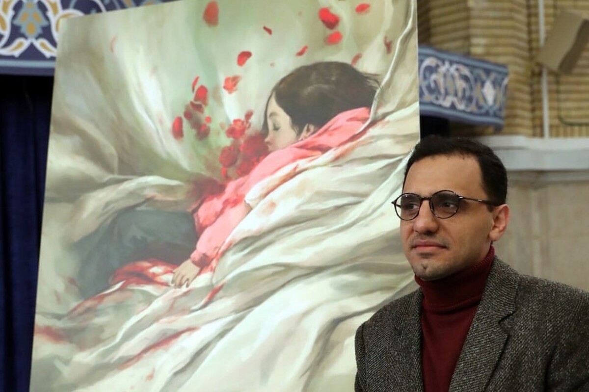 رونمایی از  اثر جدید حسن روح‌الامین به نام «دختر کاپشن صورتی» در حسینیه امام خمینی(ره) + تصاویر