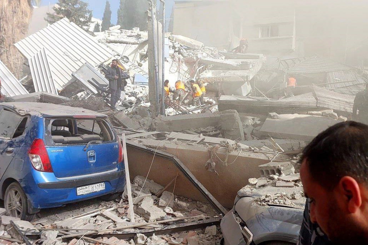 حمله صهیونیست‌ها به ساختمانی مسکونی در دمشق یک شهید و ۳ مجروح برجای گذاشت